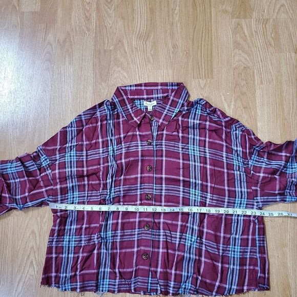 Love, Fire Raw Hem Plaid Button-Down Top sz 1x - Picture 11 of 14